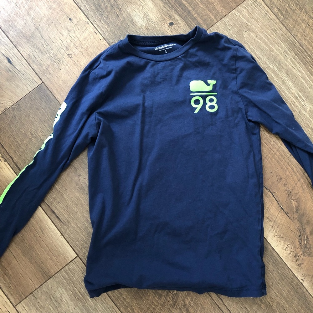 Boys Vineyard Vines long sleeve tee size S
